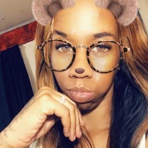 Meet your Posher, Charmayne